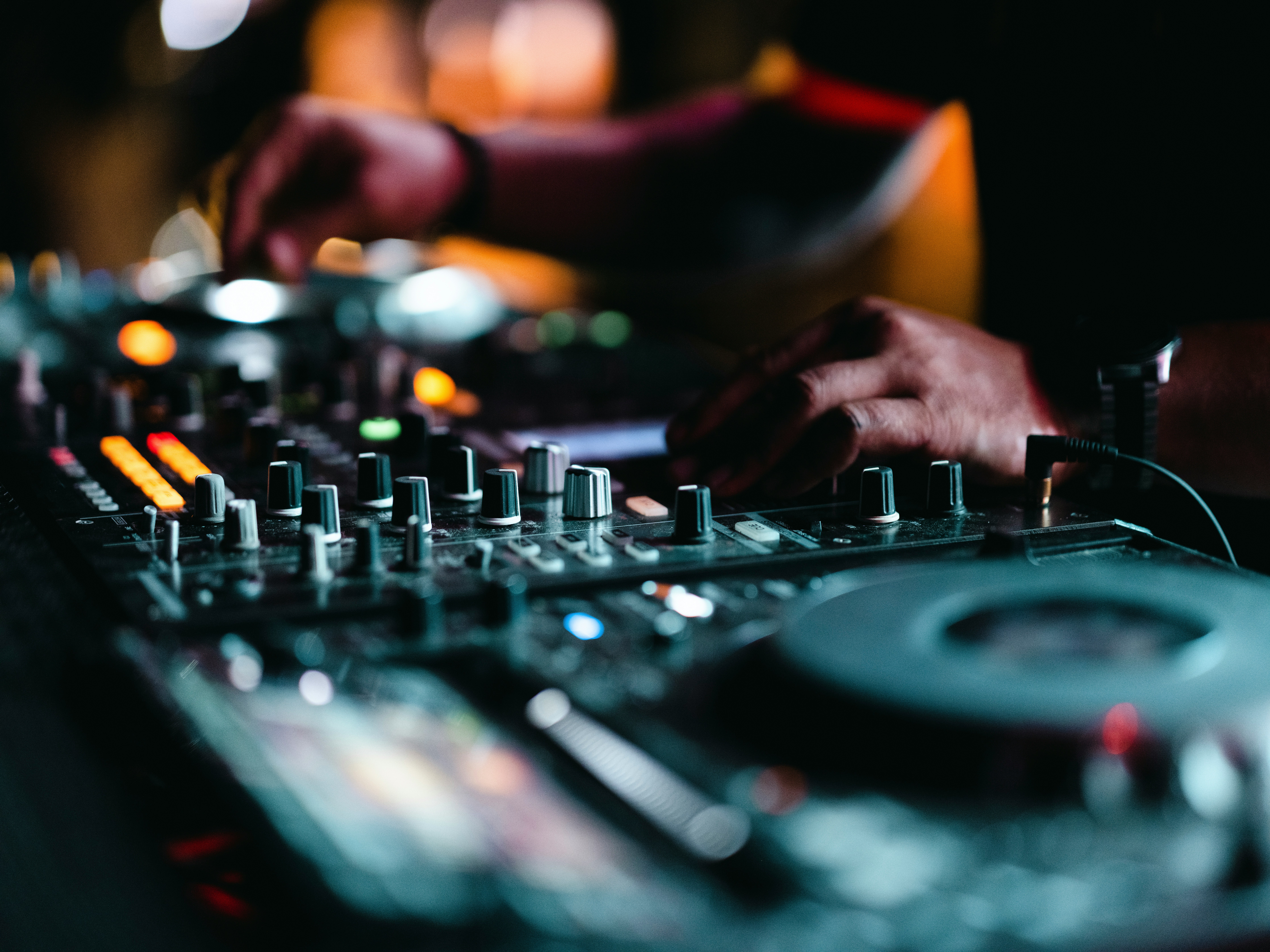 La Mano Del DJ